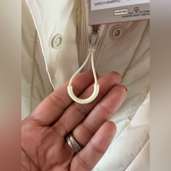 HUNTER Explorer Quilt Gilet Puffer Soft Sand Women’s Vest size Medium - Picture 6 of 7